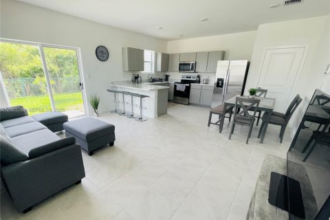 Touwnhouse à louer à Homestead, Floride: 3 chambres, 136.01 m2 № 2278150 - photo 5