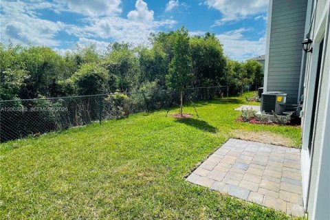 Touwnhouse à louer à Homestead, Floride: 3 chambres, 136.01 m2 № 2278150 - photo 17