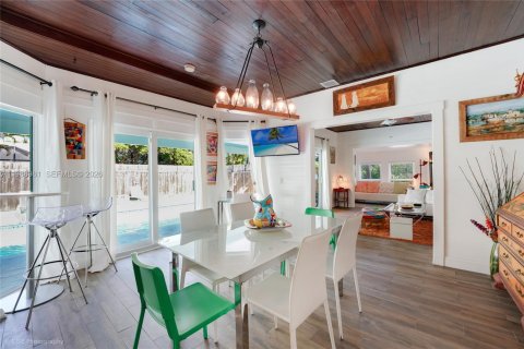 Casa en alquiler en Hallandale Beach, Florida, 4 dormitorios, 167.22 m2 № 2052102 - foto 9