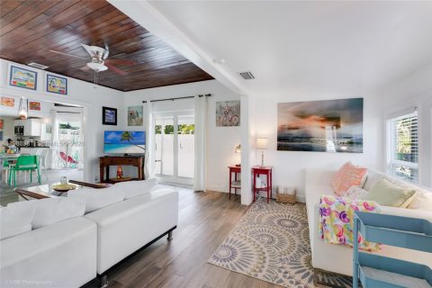 Casa en alquiler en Hallandale Beach, Florida, 4 dormitorios, 167.22 m2 № 2052102 - foto 3