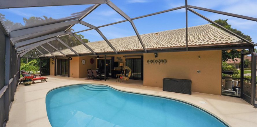 House in Deerfield Beach, Florida 3 bedrooms, 208.29 sq.m. № 2190090