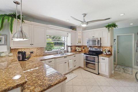 House in Deerfield Beach, Florida 3 bedrooms, 208.29 sq.m. № 2190090 - photo 5