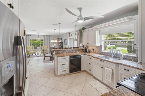 House in Deerfield Beach, Florida 3 bedrooms, 208.29 sq.m. № 2190090 - photo 14