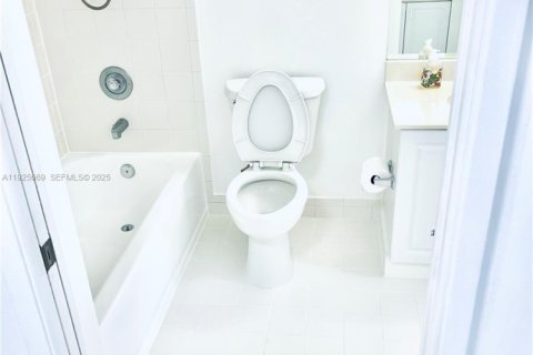 Снять в аренду квартиру в Майами-Бич, Флорида 1 спальня, 63.17м2, № 1986466 - фото 11