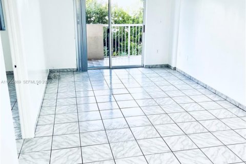 Снять в аренду квартиру в Майами-Бич, Флорида 1 спальня, 63.17м2, № 1986466 - фото 19