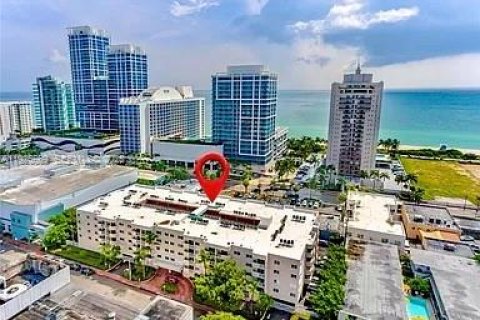 Снять в аренду квартиру в Майами-Бич, Флорида 1 спальня, 63.17м2, № 1986466 - фото 4