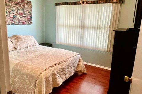 Condo in Bradenton, Florida, 2 bedrooms № 2206518 - photo 10