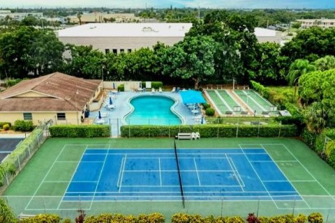 Condo in Bradenton, Florida, 2 bedrooms № 2206518 - photo 16