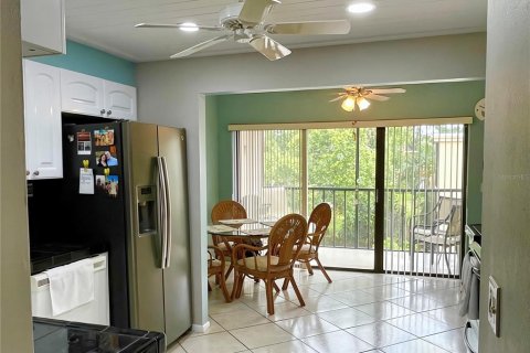 Condo in Bradenton, Florida, 2 bedrooms № 2206518 - photo 3
