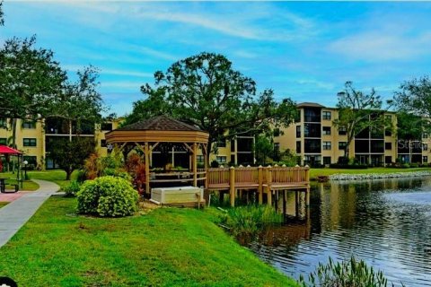 Condo in Bradenton, Florida, 2 bedrooms № 2206518 - photo 17