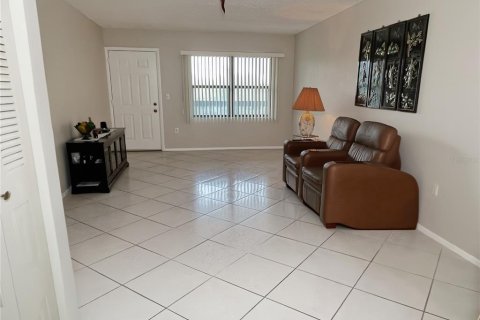Condo in Bradenton, Florida, 2 bedrooms № 2206518 - photo 5