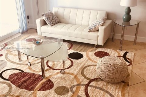 Condo in Miami Beach, Florida, 1 bedroom  № 2021362 - photo 7