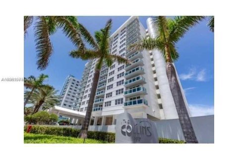 Condo in Miami Beach, Florida, 1 bedroom  № 2021362 - photo 20