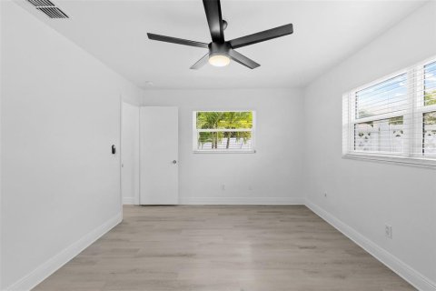 Villa ou maison à vendre à Clearwater, Floride: 4 chambres, 162.49 m2 № 1902012 - photo 5