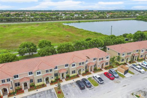 Townhouse in Homestead, Florida 3 bedrooms, 120.96 sq.m. № 1715034 - photo 28