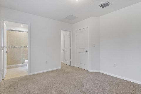 Townhouse in Homestead, Florida 3 bedrooms, 120.96 sq.m. № 1715034 - photo 20