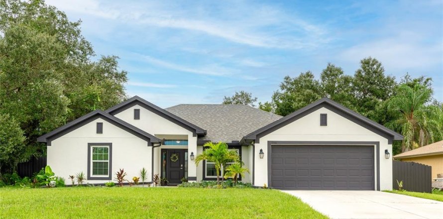 Casa en Port Charlotte, Florida 4 dormitorios, 196.67 m2 № 1911372