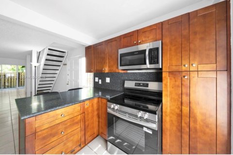 Touwnhouse à vendre à Miami Shores, Floride: 3 chambres, 129.51 m2 № 2414719 - photo 5