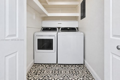 Touwnhouse à vendre à Miami Shores, Floride: 3 chambres, 129.51 m2 № 2414719 - photo 20
