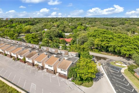 Touwnhouse à vendre à Miami Shores, Floride: 3 chambres, 129.51 m2 № 2414719 - photo 25