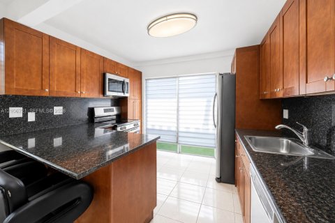 Touwnhouse à vendre à Miami Shores, Floride: 3 chambres, 129.51 m2 № 2414719 - photo 4