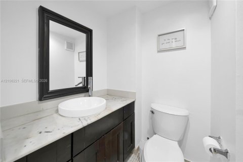 Touwnhouse à vendre à Miami Shores, Floride: 3 chambres, 129.51 m2 № 2414719 - photo 16