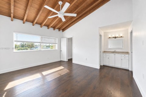 Touwnhouse à vendre à Miami Shores, Floride: 3 chambres, 129.51 m2 № 2414719 - photo 11
