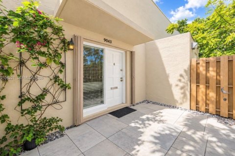 Touwnhouse à vendre à Miami Shores, Floride: 3 chambres, 129.51 m2 № 2414719 - photo 3