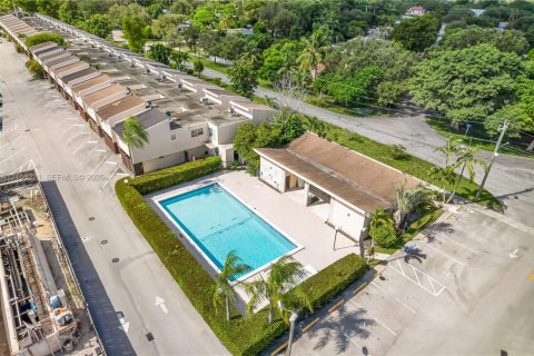 Touwnhouse à vendre à Miami Shores, Floride: 3 chambres, 129.51 m2 № 2414719 - photo 24