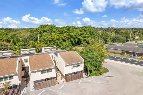 Touwnhouse à vendre à Miami Shores, Floride: 3 chambres, 129.51 m2 № 2414719 - photo 26