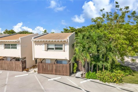 Touwnhouse à vendre à Miami Shores, Floride: 3 chambres, 129.51 m2 № 2414719 - photo 27