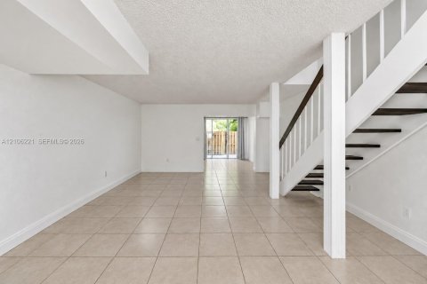 Touwnhouse à vendre à Miami Shores, Floride: 3 chambres, 129.51 m2 № 2414719 - photo 8