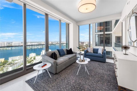 Condominio en venta en Sunny Isles Beach, Florida, 3 dormitorios, 243.03 m2 № 1697692 - foto 22