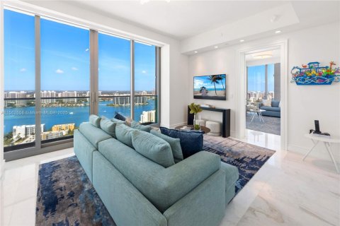 Condominio en venta en Sunny Isles Beach, Florida, 3 dormitorios, 243.03 m2 № 1697692 - foto 18
