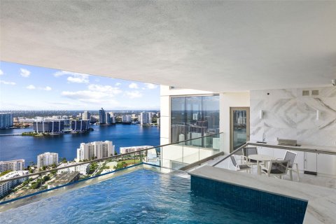 Condominio en venta en Sunny Isles Beach, Florida, 3 dormitorios, 243.03 m2 № 1697692 - foto 4