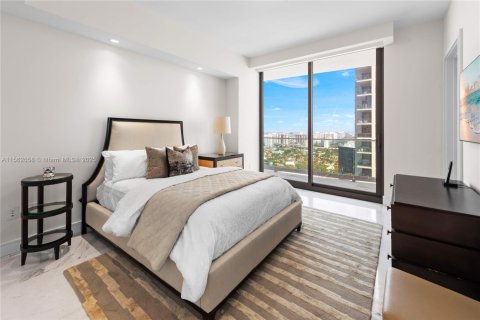 Condominio en venta en Sunny Isles Beach, Florida, 3 dormitorios, 243.03 m2 № 1697692 - foto 29