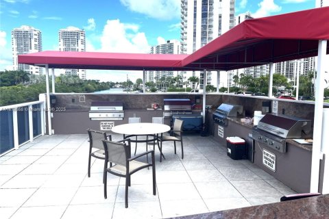 Condo in Aventura, Florida, 1 bedroom  № 1977651 - photo 15
