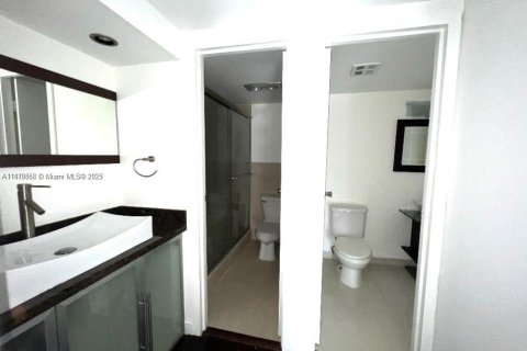Condo in Aventura, Florida, 1 bedroom  № 1977651 - photo 5