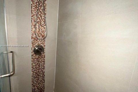 Condo in Aventura, Florida, 1 bedroom  № 1977651 - photo 6