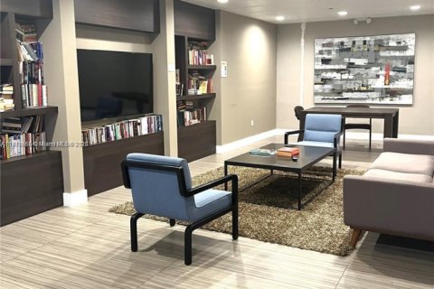Condo in Aventura, Florida, 1 bedroom  № 1977651 - photo 16