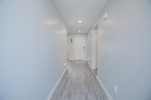 House in Auburndale, Florida 4 bedrooms, 146.41 sq.m. № 2092460 - photo 2