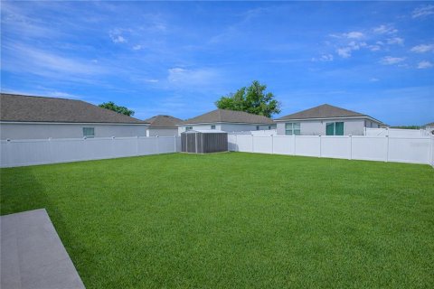House in Auburndale, Florida 4 bedrooms, 146.41 sq.m. № 2092460 - photo 18