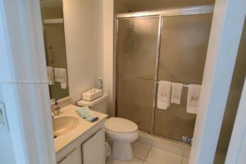 Condo in Aventura, Florida, 2 bedrooms № 1940791 - photo 9