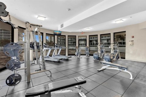 Condo in Aventura, Florida, 2 bedrooms № 1940791 - photo 23