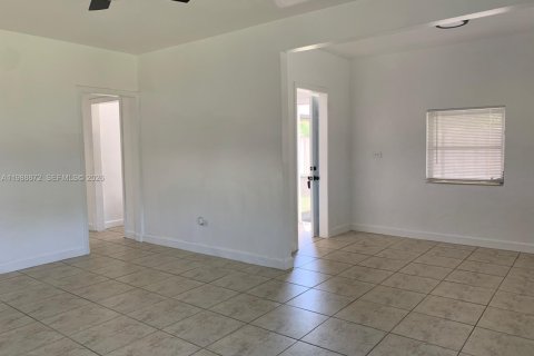 Купить виллу или дом в Норт-Майами-Бич, Флорида 3 спальни, 94.02м2, № 2051091 - фото 8