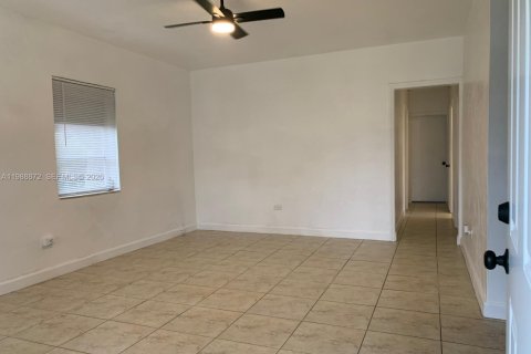 Купить виллу или дом в Норт-Майами-Бич, Флорида 3 спальни, 94.02м2, № 2051091 - фото 5