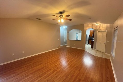 Villa ou maison à louer à Wesley Chapel, Floride: 3 chambres, 133.97 m2 № 2419743 - photo 8