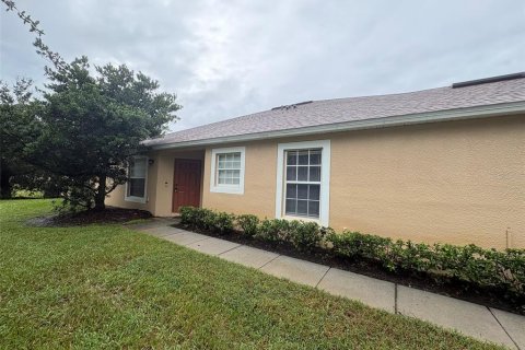 Villa ou maison à louer à Wesley Chapel, Floride: 3 chambres, 133.97 m2 № 2419743 - photo 2