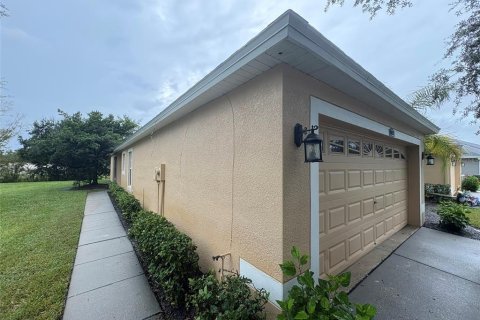 Villa ou maison à louer à Wesley Chapel, Floride: 3 chambres, 133.97 m2 № 2419743 - photo 3
