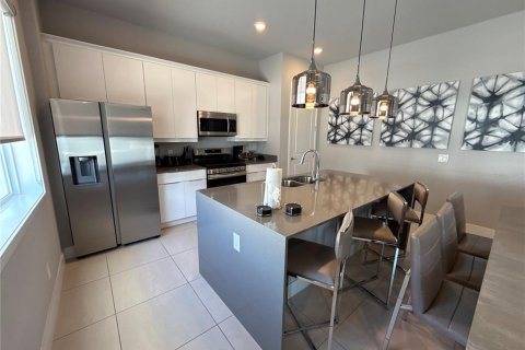 Снять в аренду кондоминиум в Фор-Корнерс, Флорида 3 спальни, 139.35м2, № 2111903 - фото 5
